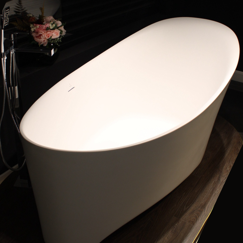 Tiaara Free Standing Bathtub