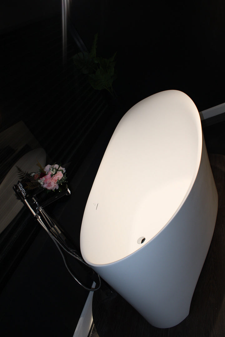 Tiaara Free Standing Bathtub
