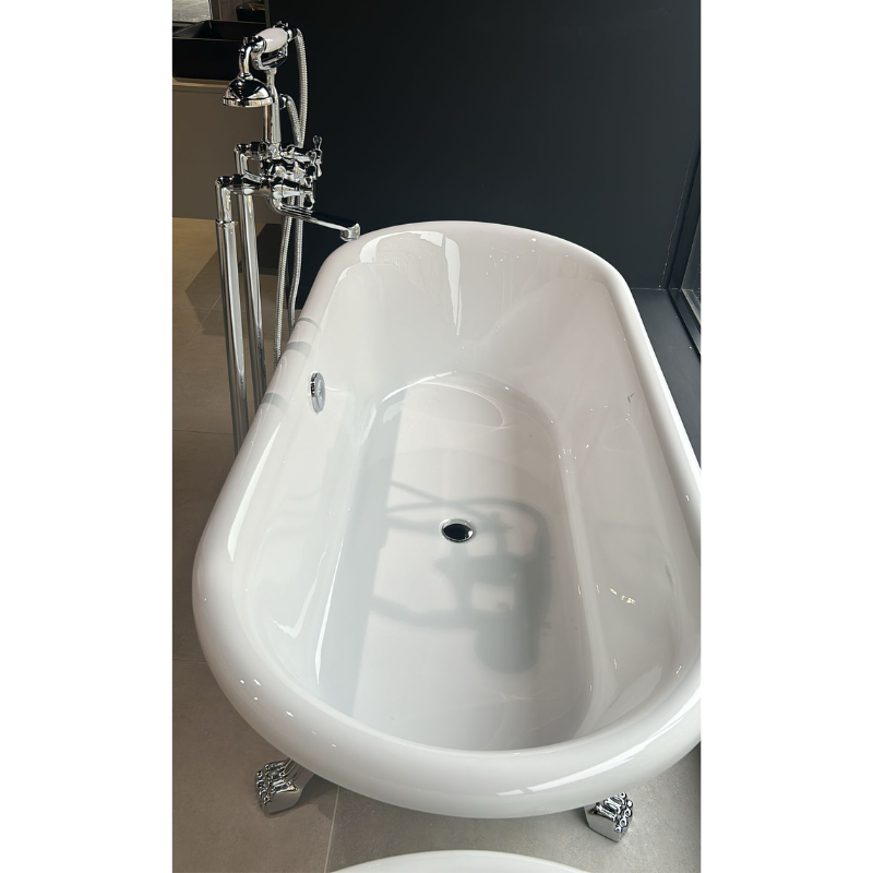 freestanding bath tub