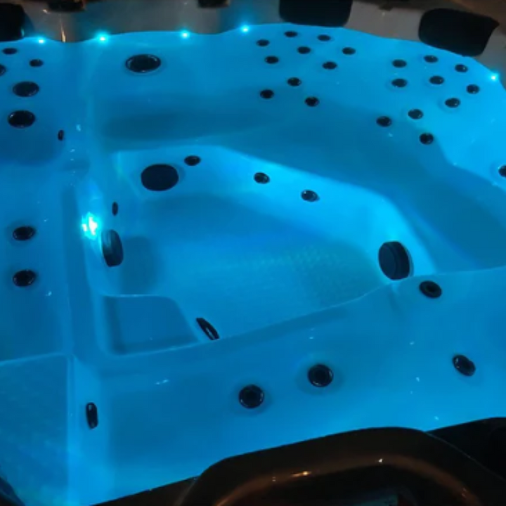 Vancouver 65-Jet Hot Tub Spa for 6