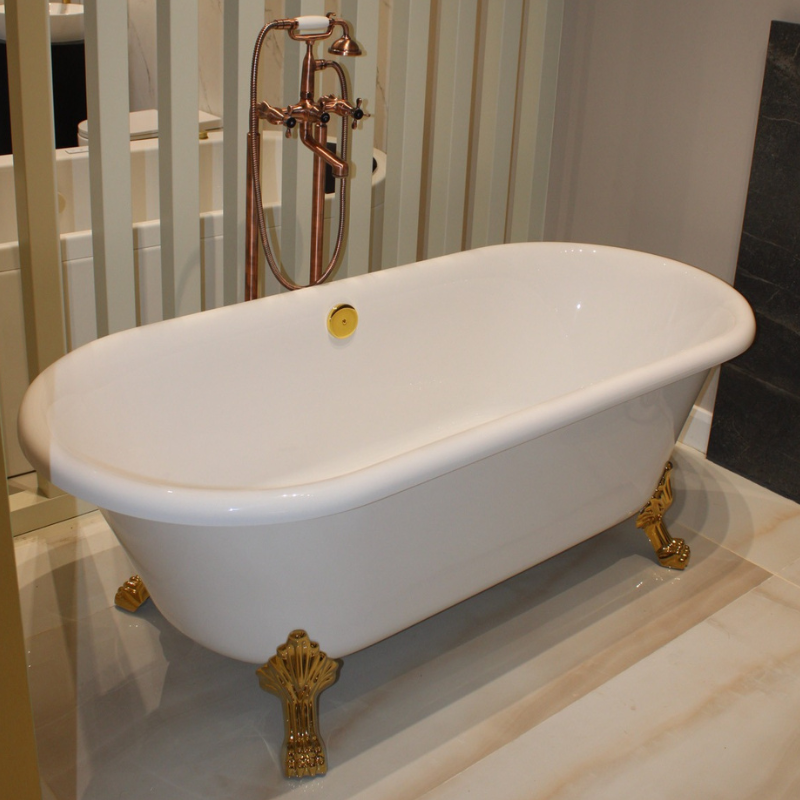 White and Gold Queens Freestanding Bathtub White and Gold